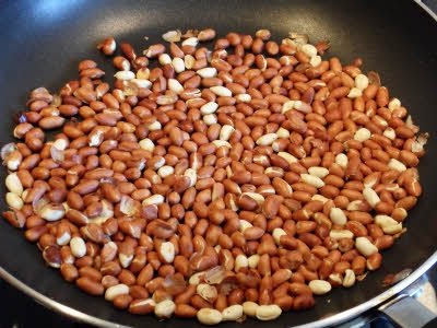 обжарка арахиса на сковороде